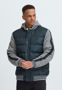 Зимняя куртка Зимняя куртка