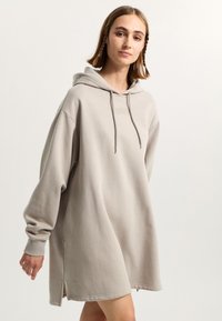 Короткое платье Короткое платье