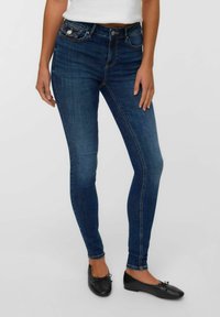 Узкие джинсы Узкие джинсы