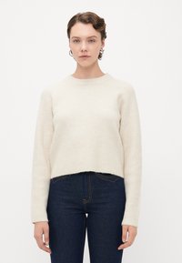 Пуловер Пуловер