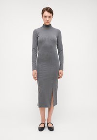 Платье футляр Платье футляр