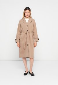 Тренч Тренч