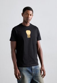 Футболка Футболка