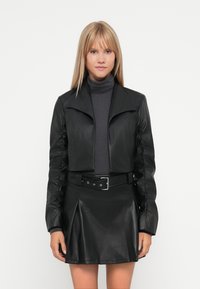 Короткий блейзер Короткий блейзер