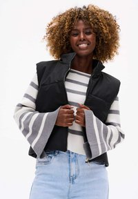 Жилет Жилет