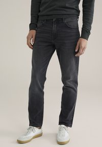 Прямые джинсы Прямые джинсы