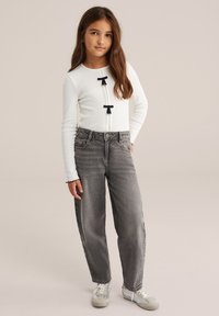 Джинсы Джинсы