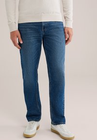 Прямые джинсы Прямые джинсы