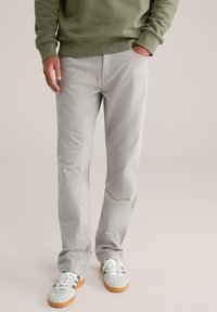 Прямые джинсы Прямые джинсы