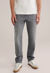 Прямые джинсы Прямые джинсы