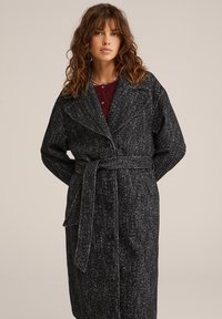 Шерстяное пальто Шерстяное пальто