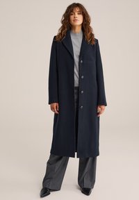 Шерстяное пальто Шерстяное пальто