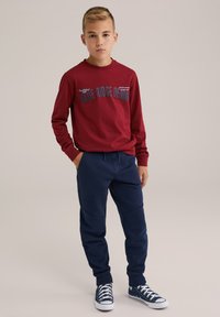 Лонгслив Лонгслив