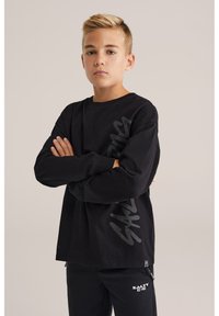 Лонгслив Лонгслив