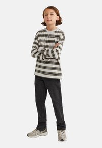 Лонгслив Лонгслив