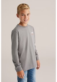 Лонгслив Лонгслив