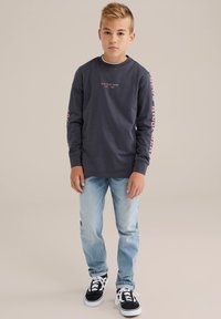 Лонгслив Лонгслив