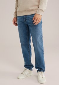 Прямые джинсы Прямые джинсы