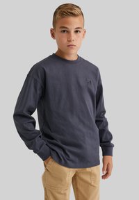 Лонгслив Лонгслив