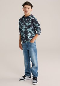 Пуловер Пуловер