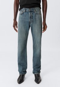 Прямые джинсы Прямые джинсы