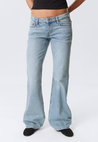 Джинсы Джинсы