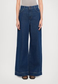 Джинсы Джинсы