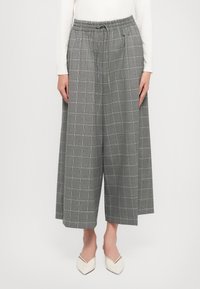 Широкие брюки Широкие брюки