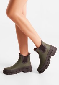 Резиновые сапоги Резиновые сапоги