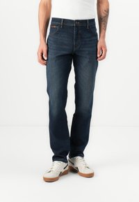 Прямые джинсы Прямые джинсы