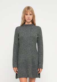 Вязаное платье Вязаное платье