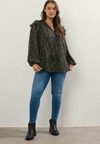 Блузка Блузка