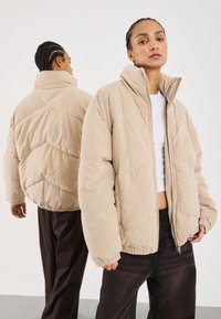 Вельветовая куртка Вельветовая куртка