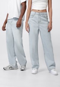 Прямые джинсы Прямые джинсы