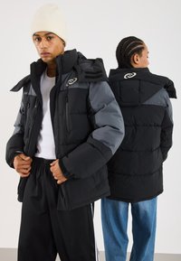 Зимняя куртка Зимняя куртка