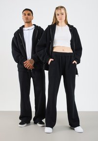 Спортивные штаны Спортивные штаны