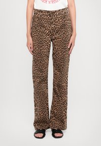 Прямые джинсы Прямые джинсы