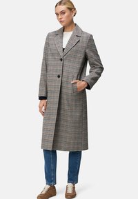 Шерстяное пальто Шерстяное пальто