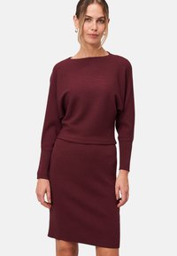 Вязаное платье Вязаное платье