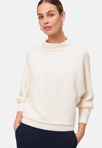 Пуловер Пуловер