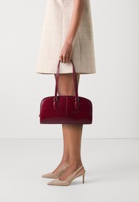 Кожаная сумка Кожаная сумка