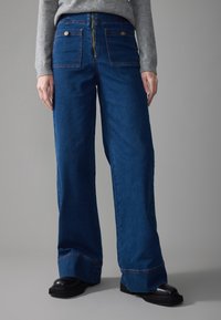 Джинсы Джинсы