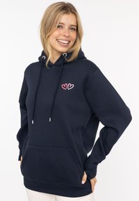 Пуловер с капюшоном Пуловер с капюшоном