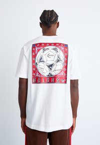 Футболка Футболка