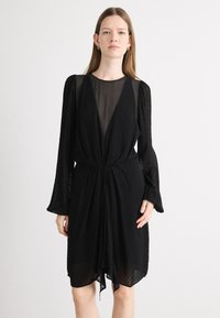 Платье Платье