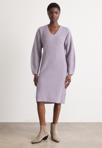 Вязаное платье Вязаное платье