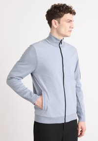 Вязаная кофта Вязаная кофта