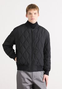 Куртка бомбер Куртка бомбер