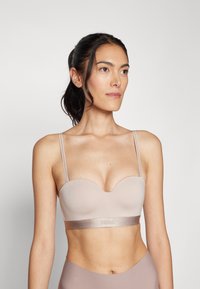 Бюстгальтер Бюстгальтер