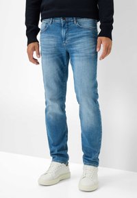 Узкие джинсы Узкие джинсы